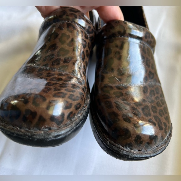 BOC Clogs Leopard Print Cheetah Print Clogs Woman Size 7 - Picture 11 of 16